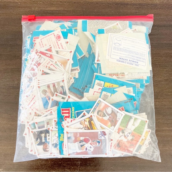 Lot of 800 Ish Vintage 1985 TOPPS MLB Baseball Stickers NFL Football - Picture 10 of 10
